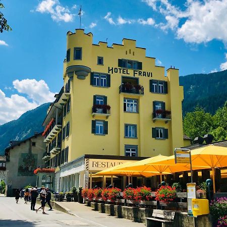 Hotel Fravi Андеер Екстериор снимка