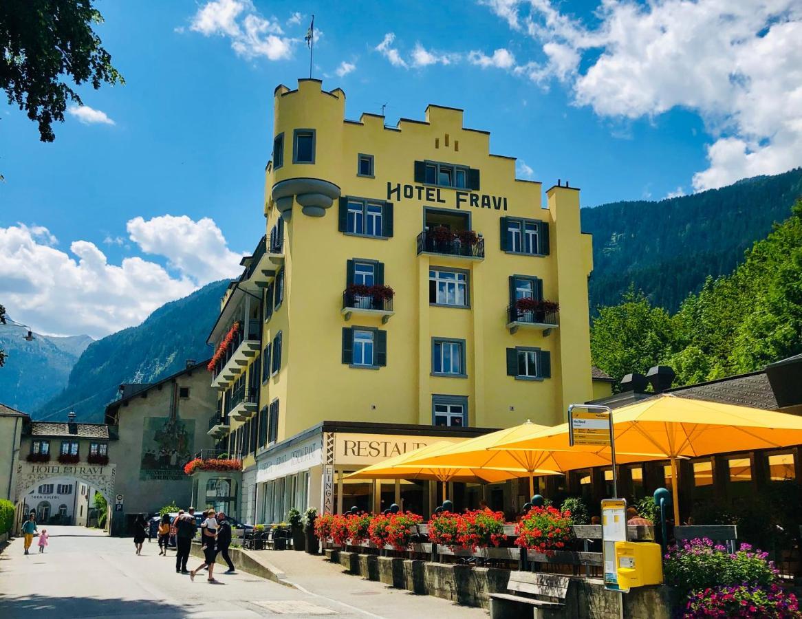 Hotel Fravi Андеер Екстериор снимка