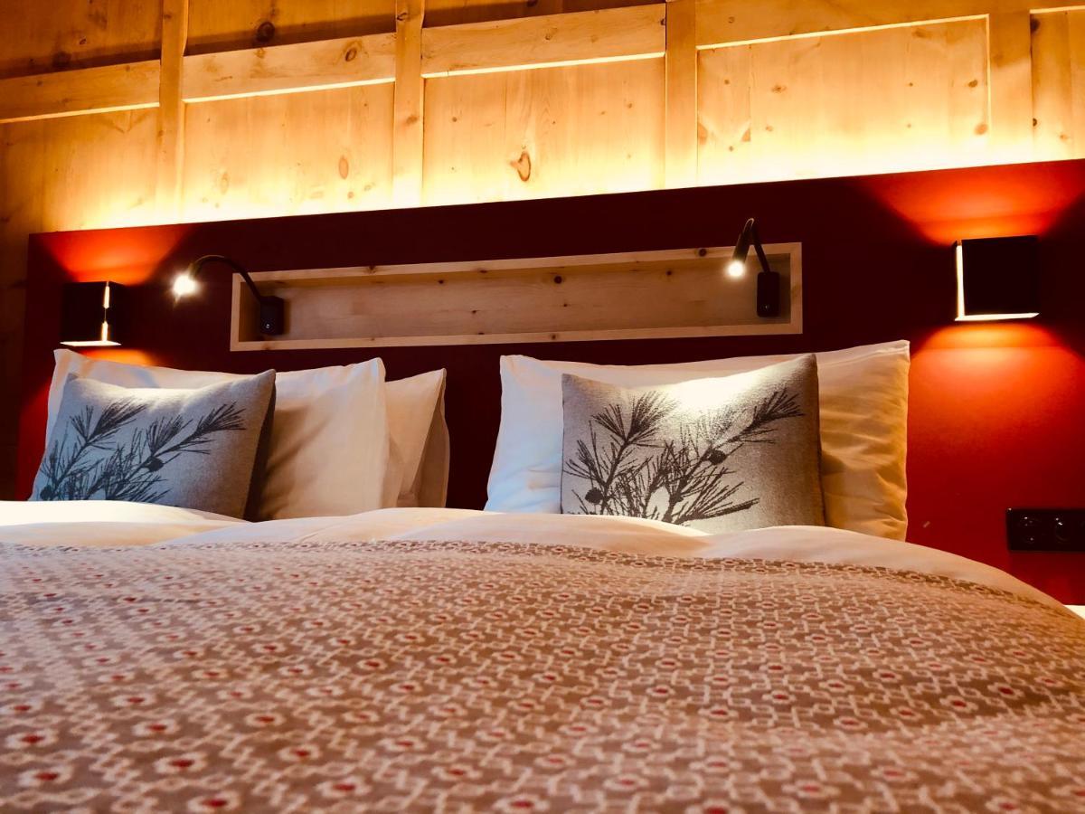 Hotel Fravi Андеер Екстериор снимка