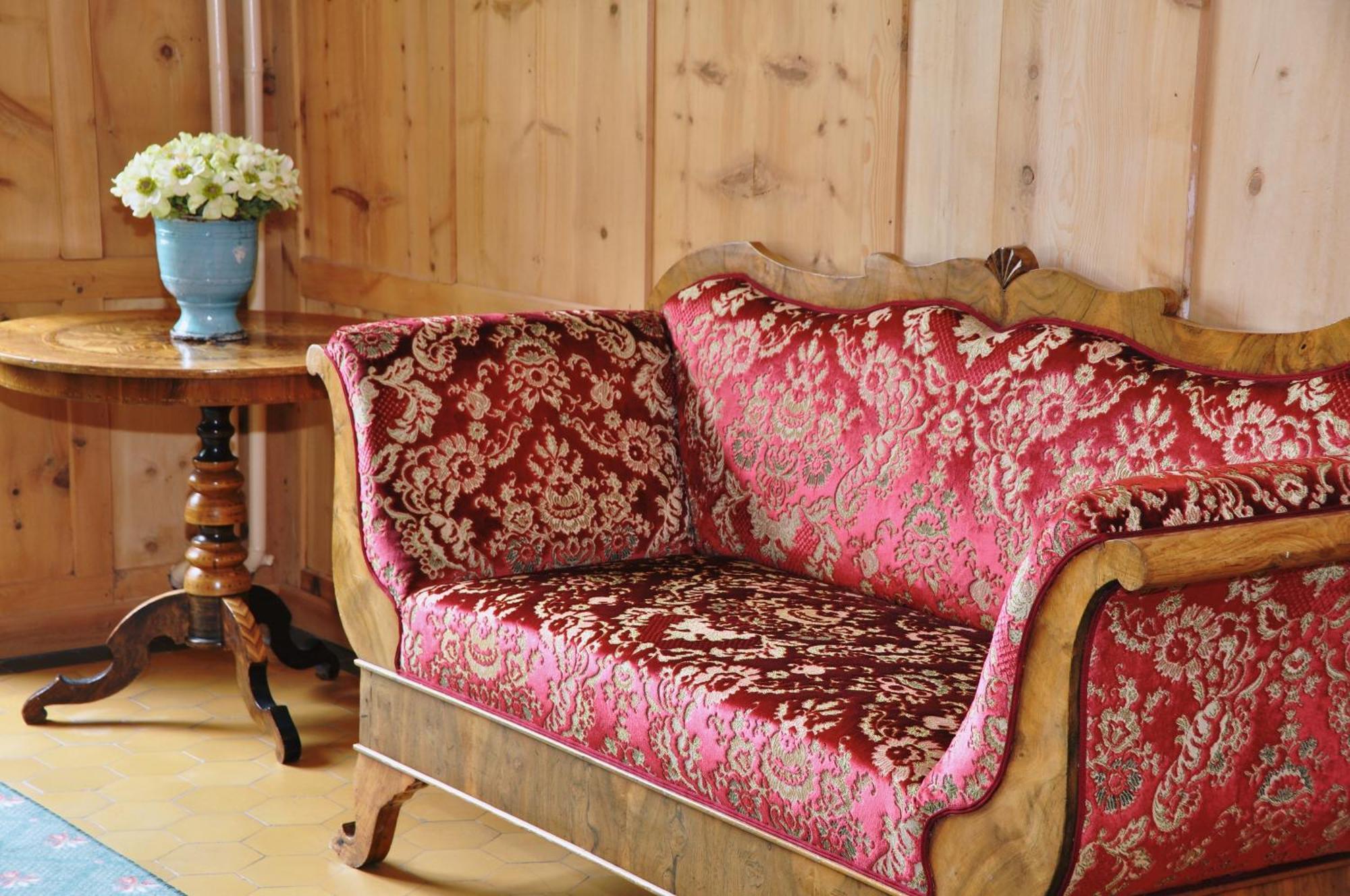 Hotel Fravi Андеер Екстериор снимка