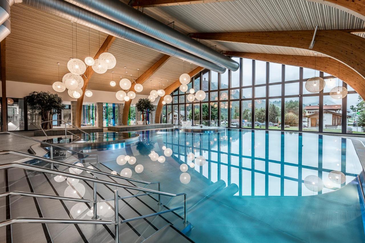 Hotel Fravi Андеер Екстериор снимка